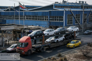 ایران خودرو از خجالت سایپا در آمد / بازار خودرو با نگرانی اخبار را دنبال می کند