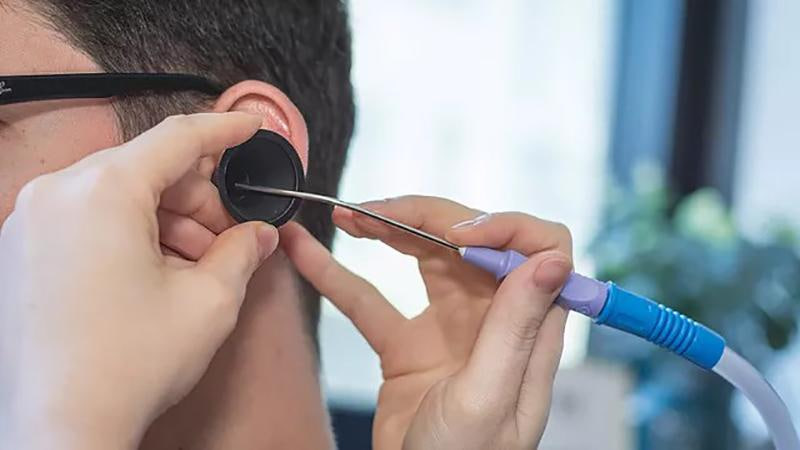 شست‌وشوی گوش با ساکشن؛ روش مدرن و ایمن‌تر؟