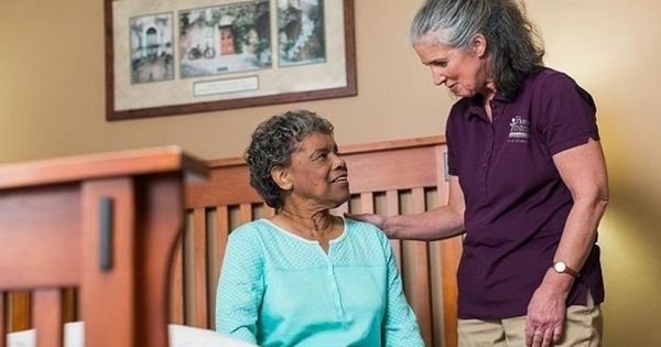 تاثیر پرستار سالمند بر حفظ استقلال، عزت‌نفس و کیفیت زندگی سالمندان در خانه