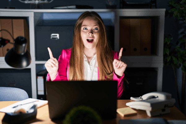 استفاده از نرم افزار حسابداری خدماتی | راز موفقیت مدیران سالن زیبایی در سال ۱۴۰۴ چالشهای مالی در سالنهای زیبایی و مراکز خدماتی