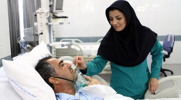 پرستاری در منزل یا بیمارستان: کدام انتخاب به‌صرفه‌تر است؟