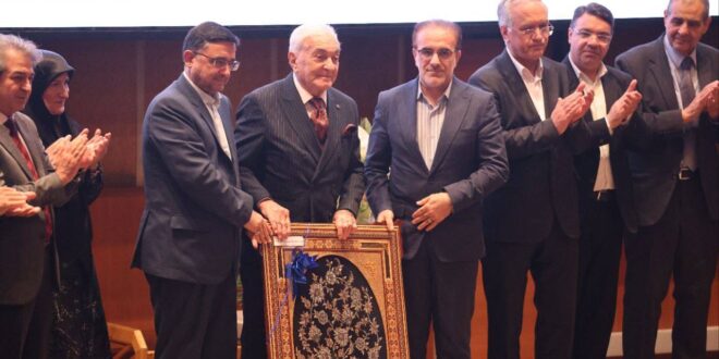 حضور رئیس‌کل سازمان نظام پزشکی در مراسم بزرگداشت استاد دکتر ابوالحسن مسگرزاده