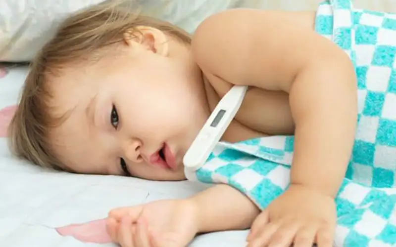 افزایش موارد سرماخوردگی و گلودرد در کودکان؛ متخصصان نسبت به تشدید علائم هشدار میدهند افزایش موارد سرماخوردگی و گلودرد در کودکان