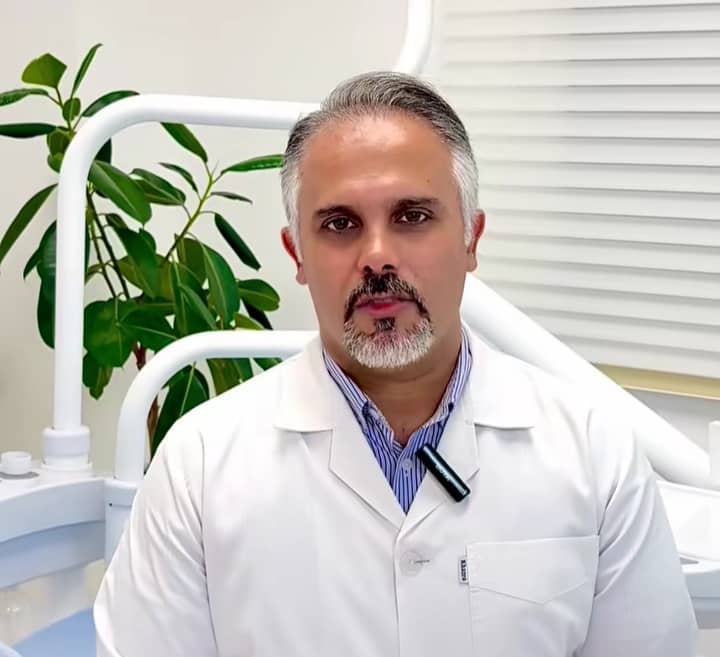 دکتر جوانمرد متخصص ارتودنسی ساری پاسخگوی سوالات مربوط به پولیش دندان بعد ارتودنسی