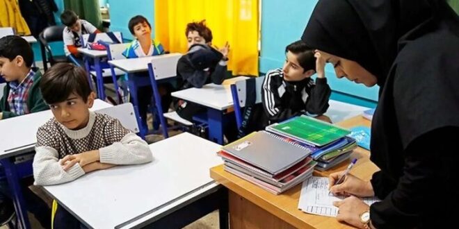 آموزش حضوری در مدارس گلستان ادامه دارد