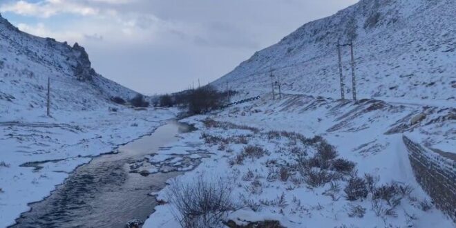 بارش برف در«فتح آباد فردوس» به هفت سانتی متر رسید؛ تشدید یخبندان شبانه