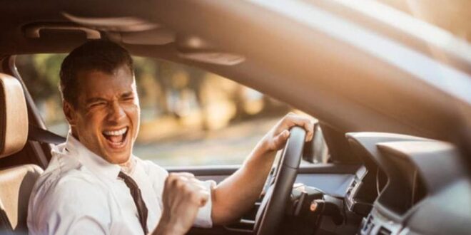 تأثیر صدای بلند بر بینایی و رانندگی