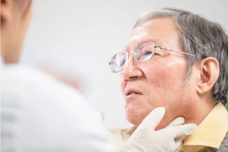 دیورتیکولوم زنکر, اختلال بلع در سالمندان