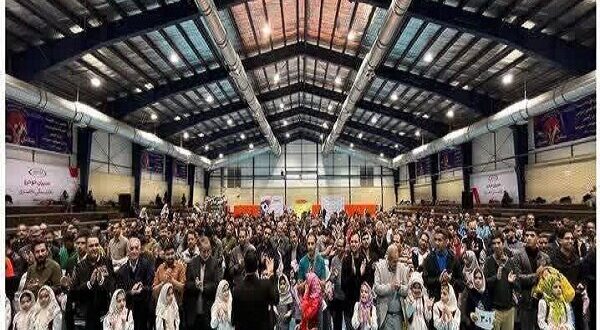 شب « دختر پدری» در بیرجند؛ حضور ۳۶۰ پدر در جشن دانش آموزی