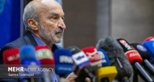 وجود دانشجوی کارشناسی ارشد سال ششم یا دکتری سال دهم یک عادت غلط است