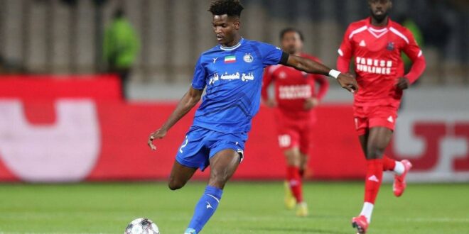 بازیکن جنجالی استقلال در لیست پرسپولیس؟ / پاسخ مشکوک مدیر سرخ‌ها