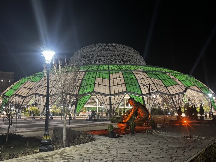 باغ ارغوان افتتاح شد؛ بزرگترین بازار گل و گیاه کشور در شرق اصفهان باغ ارغوان افتتاح شد؛ بزرگترین بازار گل و گیاه کشور در شرق اصفهان