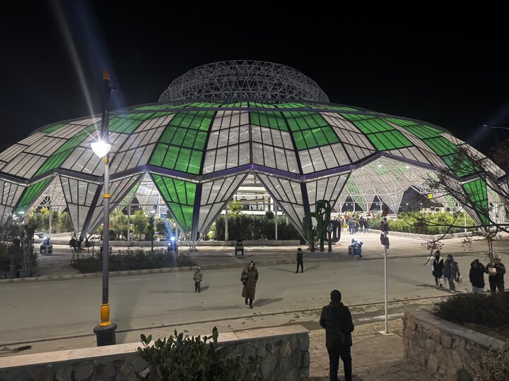 باغ ارغوان افتتاح شد؛ بزرگترین بازار گل و گیاه کشور در شرق اصفهان باغ ارغوان افتتاح شد؛ بزرگترین بازار گل و گیاه کشور در شرق اصفهان