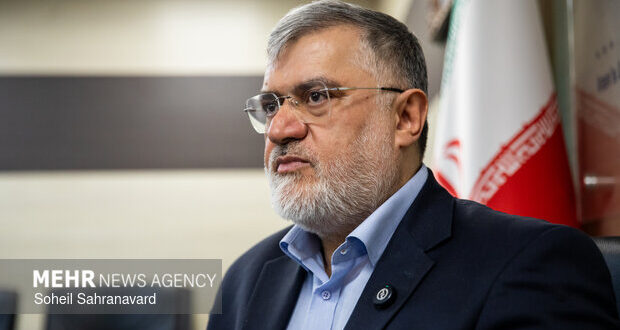 استاندار تهران: عبور از دوره گذار اقتصادی نیازمند همراهی مردم است