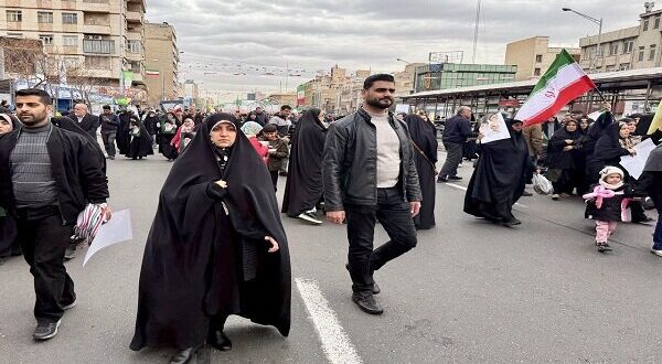 حضور معاون رئیس‌جمهور در امور زنان و خانواده در مراسم راهپیمایی ۲۲بهمن