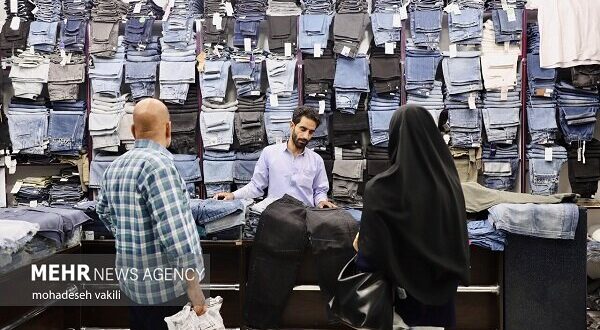 روایتی از بازار پوشاک شب عید؛ قیمت‌ها جلوتر از جیب مردم