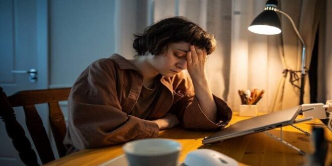 چرا در زمستان احساس استرس و خستگی می‌کنیم؟