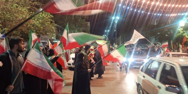 تشکیل زنجیره انسانی و تونل پرچم