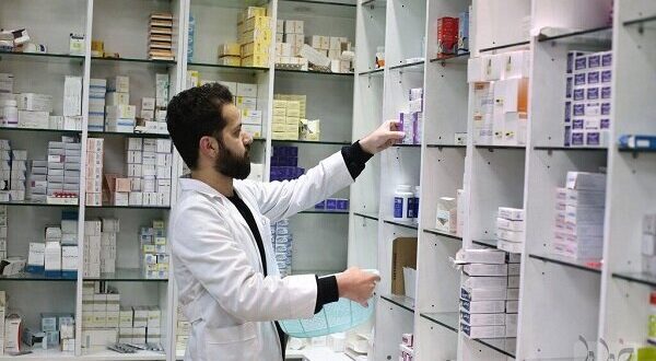 وزارت بهداشت از اقدام آسیب زا در حوزه دارو جلوگیری کند