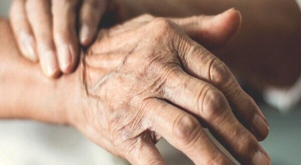 پارکینسون، بیماری پیش‌رونده‌ای که دیر تشخیص داده می‌شود