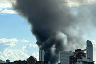آتش‌سوزی گسترده در جنوب لندن/ ۱۰۰ آتش‌نشان به محل حادثه اعزام شدند