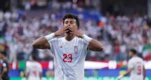 رامین رضاییان در آغوش محمد صلاح؛ ستاره مصری در کنار رونالدو و راموس! + عکس