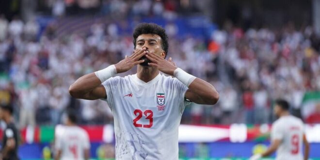 رامین رضاییان در آغوش محمد صلاح؛ ستاره مصری در کنار رونالدو و راموس! + عکس