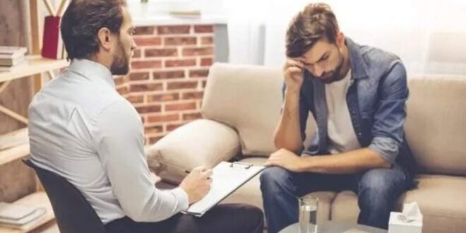 این جمله‌ها را به فرد مضطرب نگویید؛ حالش را بدتر می‌کند